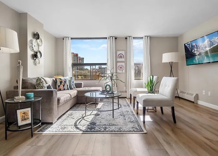 Calgary Beltline - A Stylish Condo Stay!