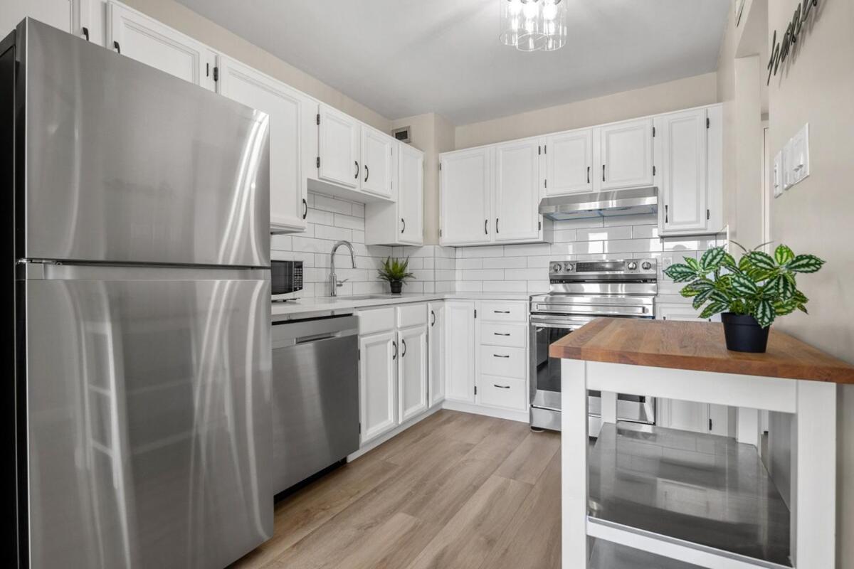 Calgary Beltline - A Stylish Condo Stay! * Calgary