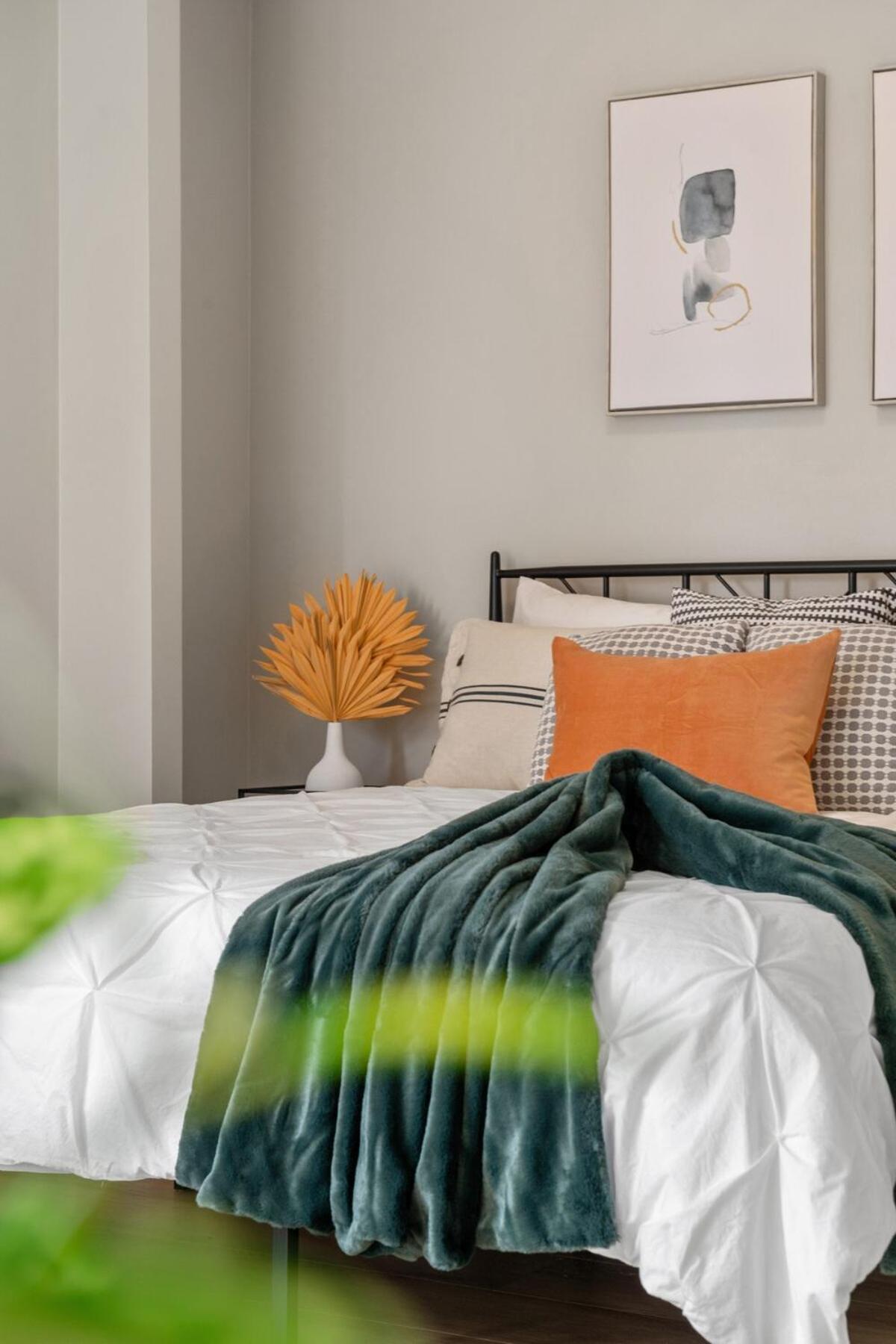 Apartment Calgary Beltline - A Stylish Condo Stay!